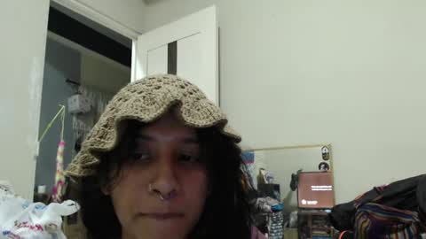 Snapshot of alinawoolf_ chatting on May 25, 2:06 am Ali online show from May 25, 2:06 am