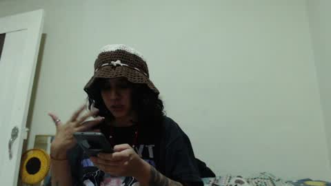 Snapshot of alinawoolf_ chatting on June 18, 4:24 am Ali online show from June 18, 4:24 am