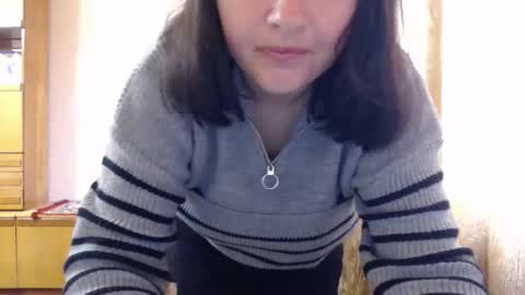 Snapshot of alinaxjames chatting on April 23, 9:30 am AlinaxJames online show from April 23, 9:30 am