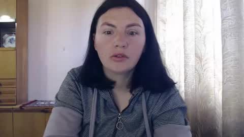 Snapshot of alinaxjames chatting on April 24, 7:44 am AlinaxJames online show from April 24, 7:44 am
