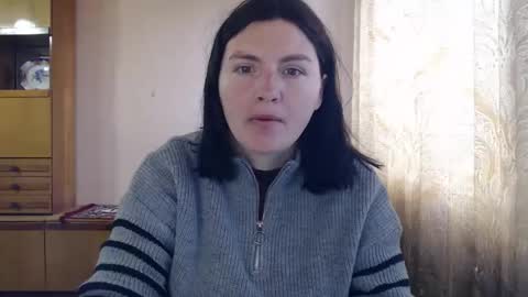 Snapshot of alinaxjames chatting on May 1, 11:48 am AlinaxJames online show from May 1, 11:48 am