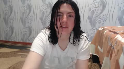 Snapshot of alinaxjames chatting on June 3, 3:28 pm AlinaxJames online show from June 3, 3:28 pm