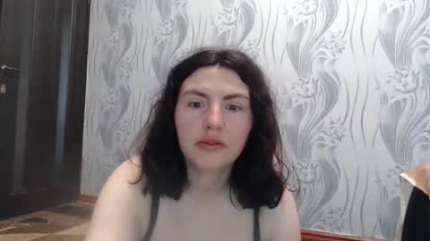 Snapshot of alinaxjames chatting on June 5, 8:53 am AlinaxJames online show from June 5, 8:53 am
