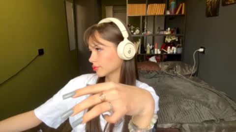 Alice online show from October 15, 7:30 am