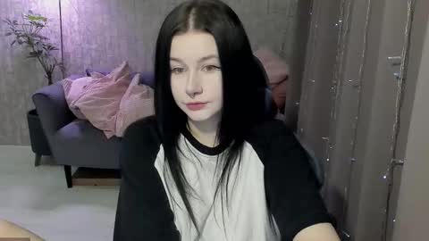 Snapshot of alinegreeeen chatting on November 2, 1:19 am Aline Greeeen online show from November 2, 1:19 am