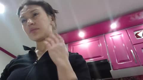 Snapshot of alipetite_ chatting on October 6, 12:08 am alipetite online show from October 6, 12:08 am