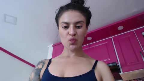 Snapshot of alipetite_ chatting on March 12, 9:21 pm alipetite online show from March 12, 9:21 pm