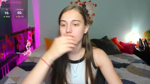 Snapshot of alisa__kelly chatting on October 30, 1:18 am alisa__kelly online show from October 30, 1:18 am