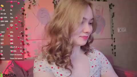 Snapshot of alisa_lesly chatting on July 12, 1:07 am Alisa GMT2 Wen - Sun 10 AM - 4 PM except Monday and Tuesday online show from July 12, 1:07 am