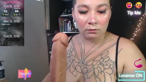 Snapshot of alisa_u chatting on February 17, 2:15 pm alisa_u online show from February 17, 2:15 pm