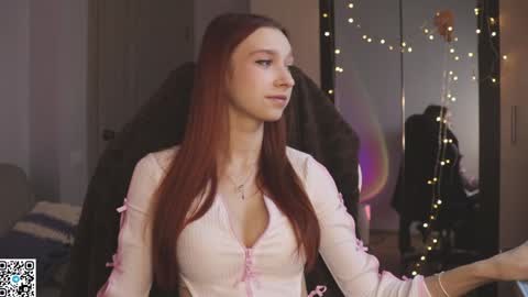 Snapshot of alisaa_01 chatting on January 5, 3:22 am Alice                                   Fansly Alisa01 online show from January 5, 3:22 am