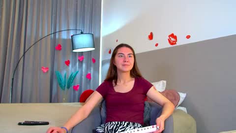 Snapshot of alisaalarie chatting on May 20, 7:03 am Alisa online show from May 20, 7:03 am