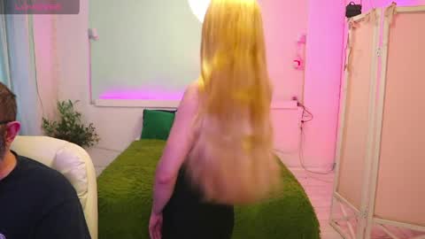 Snapshot of alisaaleks chatting on May 15, 2:46 pm Alisa Aleks online show from May 15, 2:46 pm
