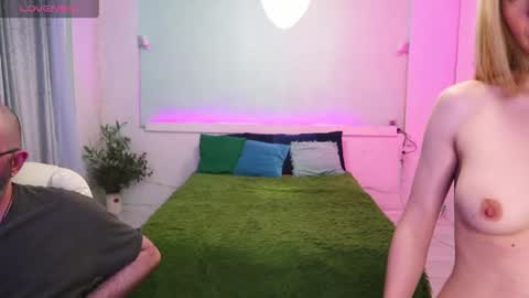 Snapshot of alisaaleks chatting on May 31, 6:09 pm Alisa Aleks online show from May 31, 6:09 pm