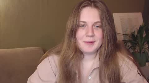 Snapshot of alisaxxxshy chatting on May 20, 9:43 pm alisaxxxshy online show from May 20, 9:43 pm