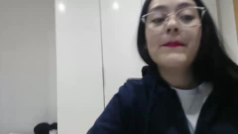 Snapshot of alisha_9997 chatting on November 17, 5:52 pm alisha_9997 online show from November 17, 5:52 pm