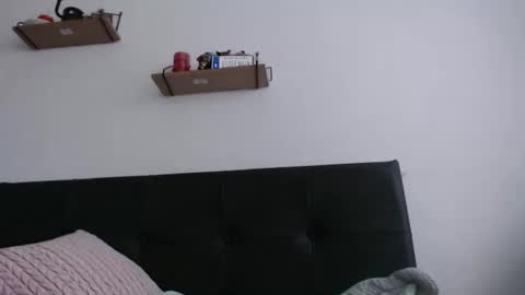 Snapshot of alisha_9997 chatting on December 22, 10:18 pm alisha_9997 online show from December 22, 10:18 pm