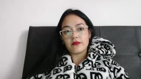Snapshot of alisha_9997 chatting on February 14, 12:35 pm alisha_9997 online show from February 14, 12:35 pm