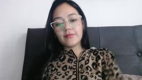 Snapshot of alisha_9997 chatting on March 6, 1:18 pm alisha_9997 online show from March 6, 1:18 pm