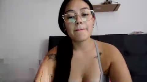alisha_9997 online show from August 2, 10:52 pm