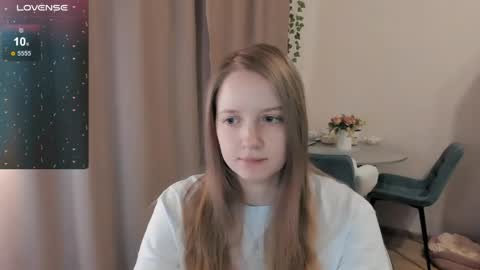 Snapshot of alisha_ley chatting on May 4, 1:40 pm Alya online show from May 4, 1:40 pm