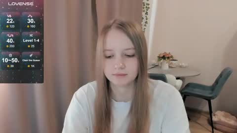Snapshot of alisha_ley chatting on June 4, 8:09 am Alya online show from June 4, 8:09 am