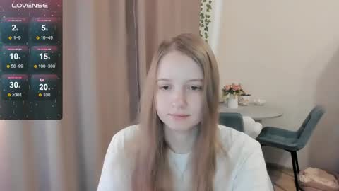 Snapshot of alisha_ley chatting on June 9, 12:17 pm Alya online show from June 9, 12:17 pm