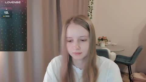 Snapshot of alisha_ley chatting on June 13, 5:22 pm Alya online show from June 13, 5:22 pm