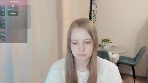 Snapshot of alisha_ley chatting on July 28, 11:17 am Alya online show from July 28, 11:17 am