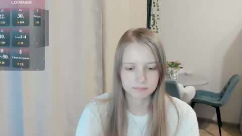 Snapshot of alisha_ley chatting on July 28, 8:52 pm Alya online show from July 28, 8:52 pm