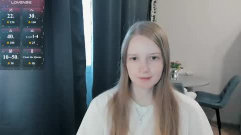 Snapshot of alisha_ley chatting on August 1, 10:36 am Alya online show from August 1, 10:36 am