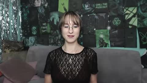 Snapshot of alishakelly chatting on November 30, 5:44 am alishakelly online show from November 30, 5:44 am