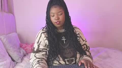 Snapshot of alishhaa_golden chatting on June 12, 2:05 pm alishhaa_golden online show from June 12, 2:05 pm