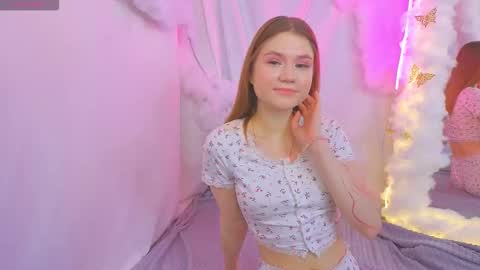 Alisia online show from October 24, 3:30 pm