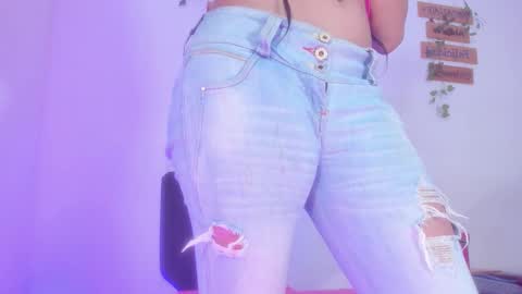 Snapshot of alisiacollinsss chatting on November 17, 4:18 am Alisia online show from November 17, 4:18 am