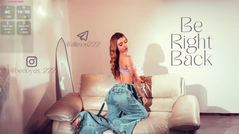 Snapshot of alison222_ chatting on January 14, 10:12 pm A L I S O N online show from January 14, 10:12 pm