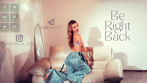 Snapshot of alison222_ chatting on January 27, 10:38 pm A L I S O N online show from January 27, 10:38 pm