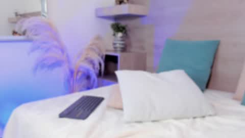 Snapshot of alison222_ chatting on February 6, 10:43 pm A L I S O N online show from February 6, 10:43 pm