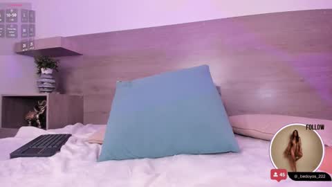 Snapshot of alison222_ chatting on March 8, 10:24 pm A L I S O N online show from March 8, 10:24 pm