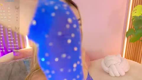 Alison online show from December 14, 6:56 pm