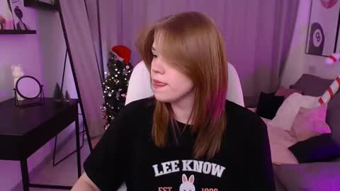 Snapshot of alison_doody chatting on December 23, 7:39 am Alison online show from December 23, 7:39 am