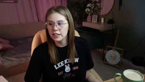 Snapshot of alison_doody chatting on March 1, 7:32 am Alison online show from March 1, 7:32 am