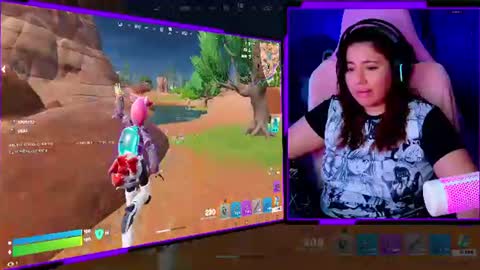 Snapshot of alison_gamer chatting on July 7, 5:06 pm Alison online show from July 7, 5:06 pm