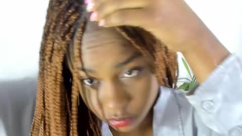 Snapshot of alison_ker chatting on September 14, 8:57 am Sofias house online show from September 14, 8:57 am