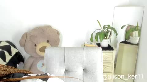 Snapshot of alison_ker chatting on October 1, 9:59 am Sofias house online show from October 1, 9:59 am