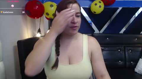 Snapshot of alison_marr chatting on July 6, 7:27 pm alison_marr online show from July 6, 7:27 pm