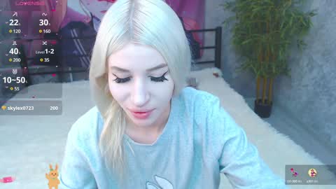 Snapshot of alison_moonlight chatting on December 15, 4:51 am Alison online show from December 15, 4:51 am