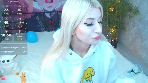 Snapshot of alison_moonlight chatting on December 25, 2:35 am Alison online show from December 25, 2:35 am