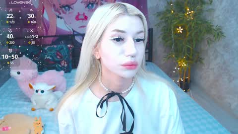 Snapshot of alison_moonlight chatting on December 25, 9:54 pm Alison online show from December 25, 9:54 pm