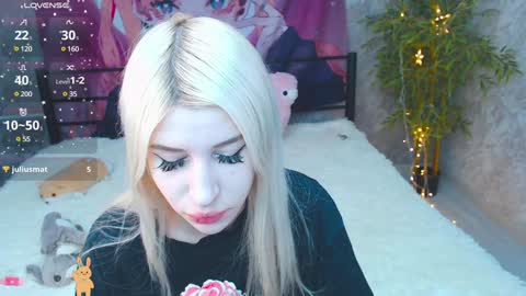 Snapshot of alison_moonlight chatting on December 29, 12:41 am Alison online show from December 29, 12:41 am